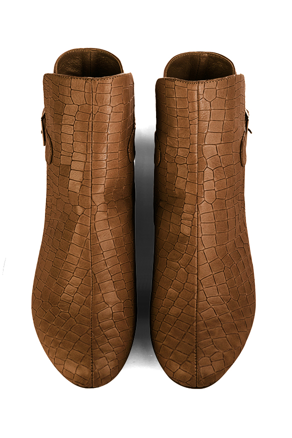 Caramel brown women's ankle boots with buckles at the back. Round toe. Flat block heels. Top view - Florence KOOIJMAN